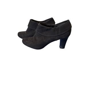 Coach and Four Black Suede Booties size 7.5‎ Pre-owned Excellent Condition